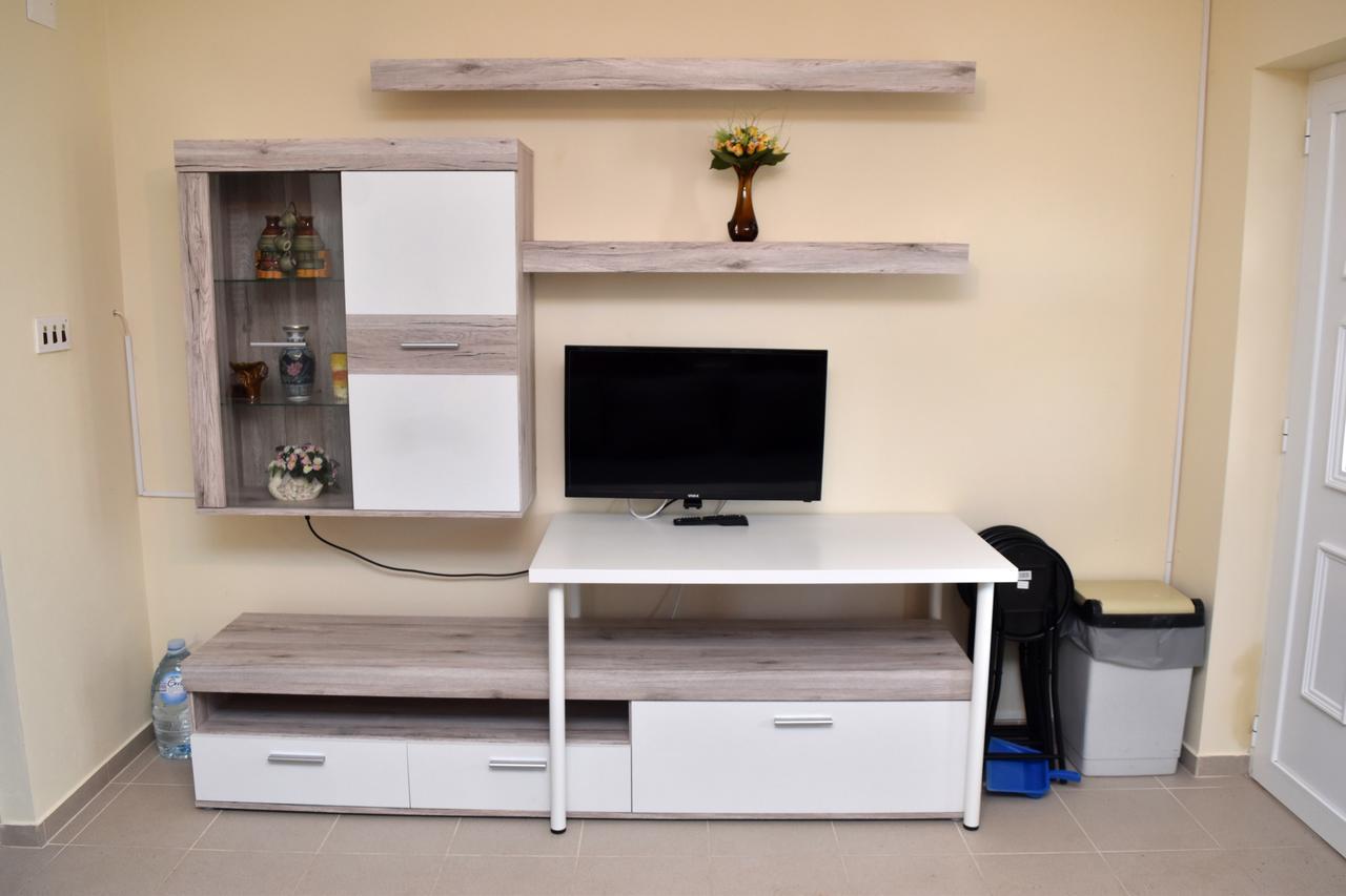 Apartments Oresic Vir Ngoại thất bức ảnh