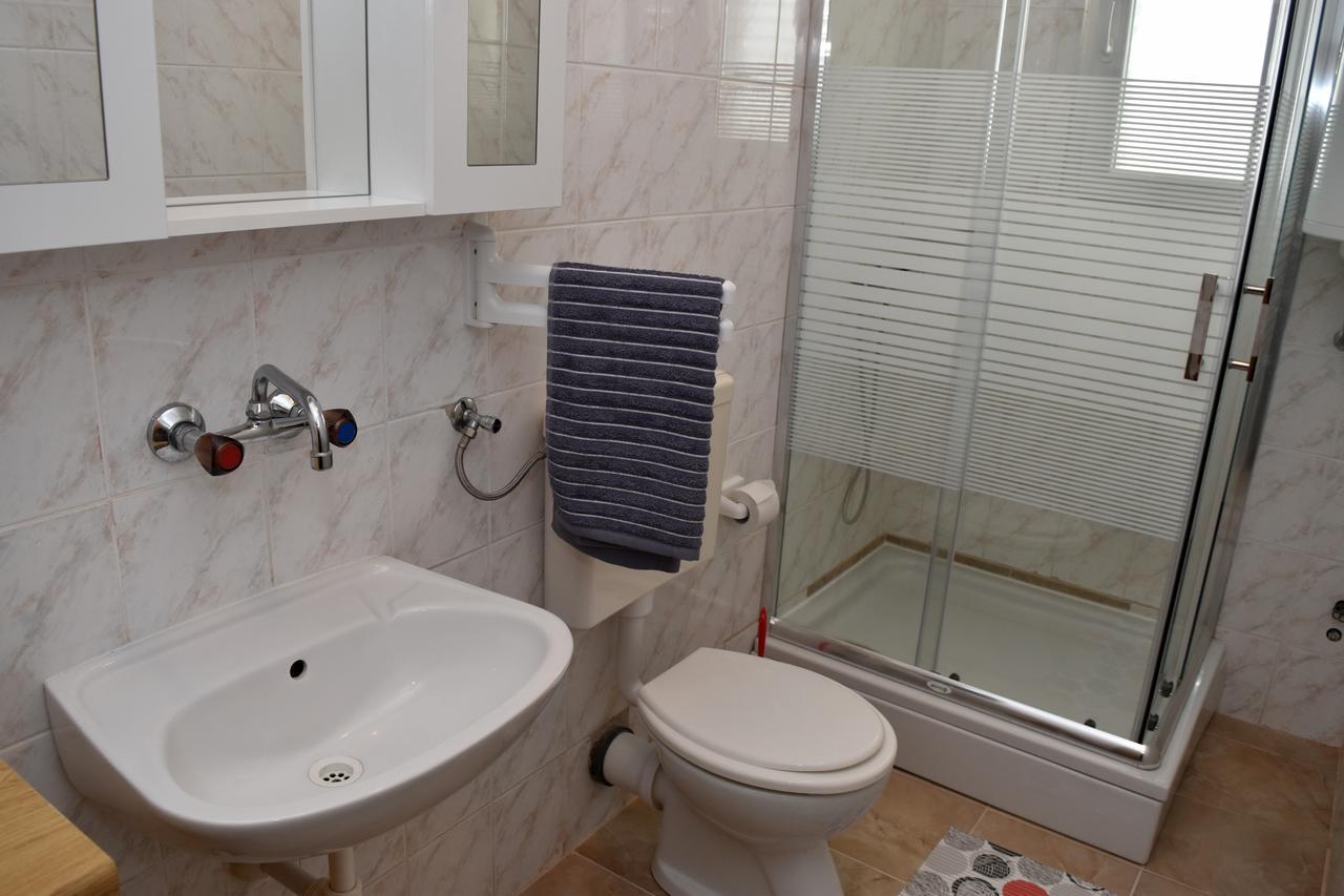 Apartments Oresic Vir Ngoại thất bức ảnh